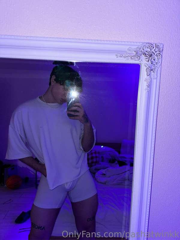 I just can't sleep, u too? What can we do to add 🔞sparkles🔞 ..
