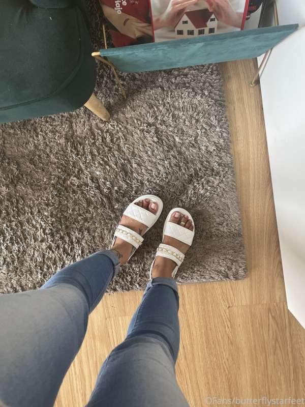 Sorry im spamming with my toes😅 but they look so pretty toda..
