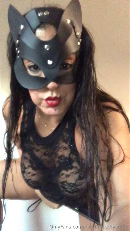 Hey... you... this kitten is thirsty... do you have somethin..