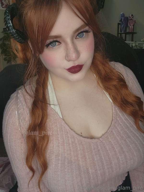 It's my birthday!! Don't forget to spoil me today 💖