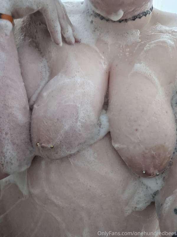 🛀Good morning! Time for a shower!🛀
I hope everyone is doing ..