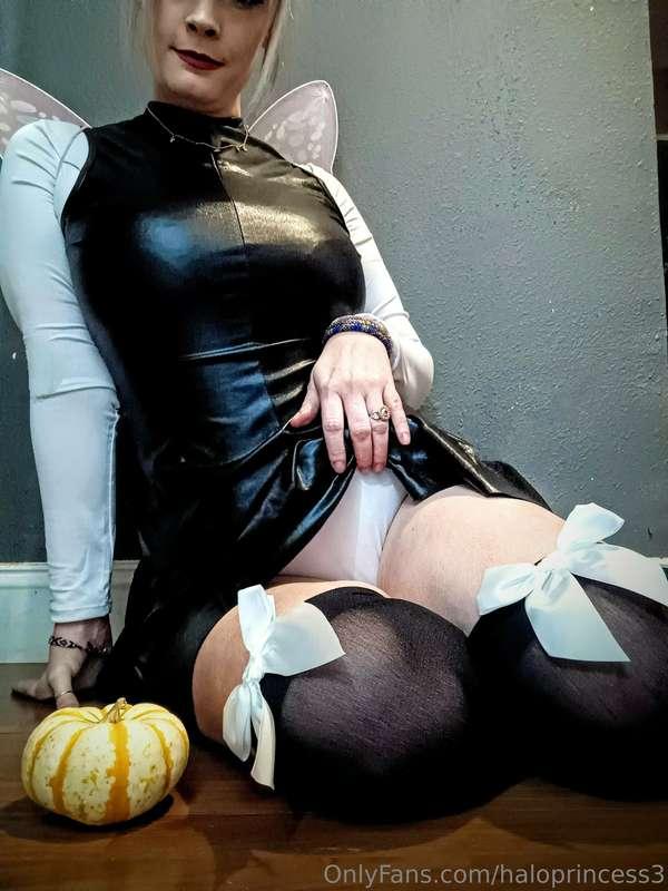 How many times do you masturbate a week? Trick or Treat🎃