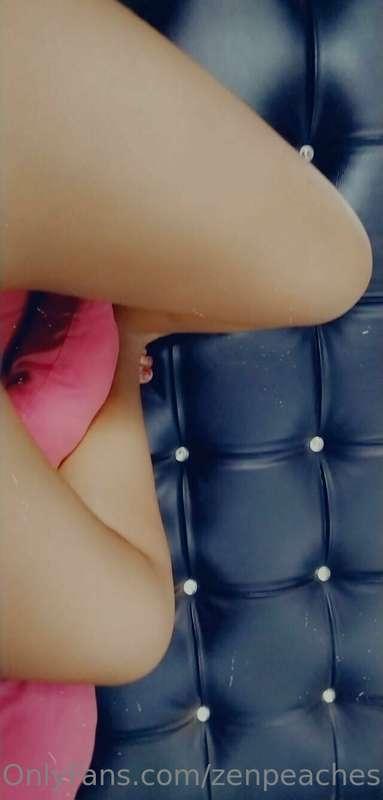I am so horny rn!! 😭😩🤤🤤