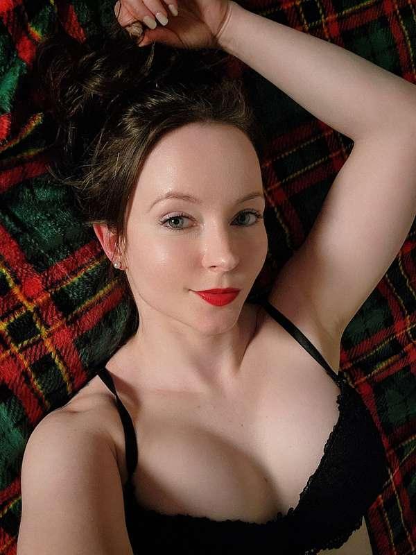 "Cum On My Face" photoset-Sometimes you just need a good sel..