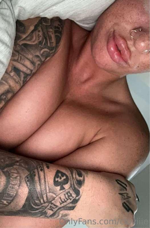 Bedtime 😛✨ who’s joining?
PPV sent out with a 🫣 of the pierc..