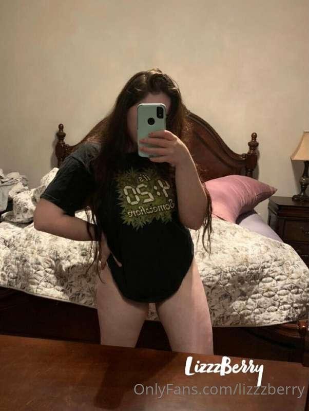 Happy 4/20 💚🪴 
(swipe for a peek of what’s under the shirt 😝..
