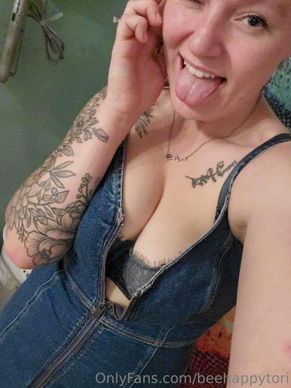 I think someone better cum unzip me 😏😈😜💦🤤