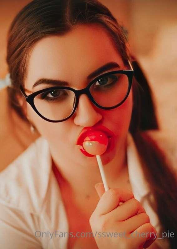 can I be your CANDY FOR TODAY ?🍡
sweet and juicy candy 🍒🍒