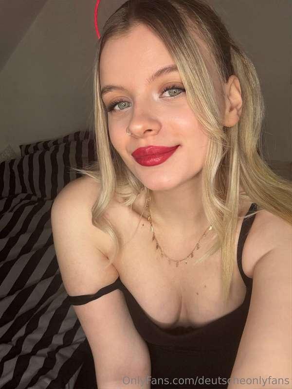 @onlyvesperaHey, ich bin Chloe🦋 18 & schwanger und er hat mi..