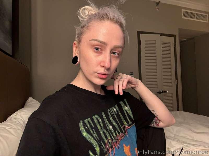 Have a lil barefaced selfie from after my face mask. This we..