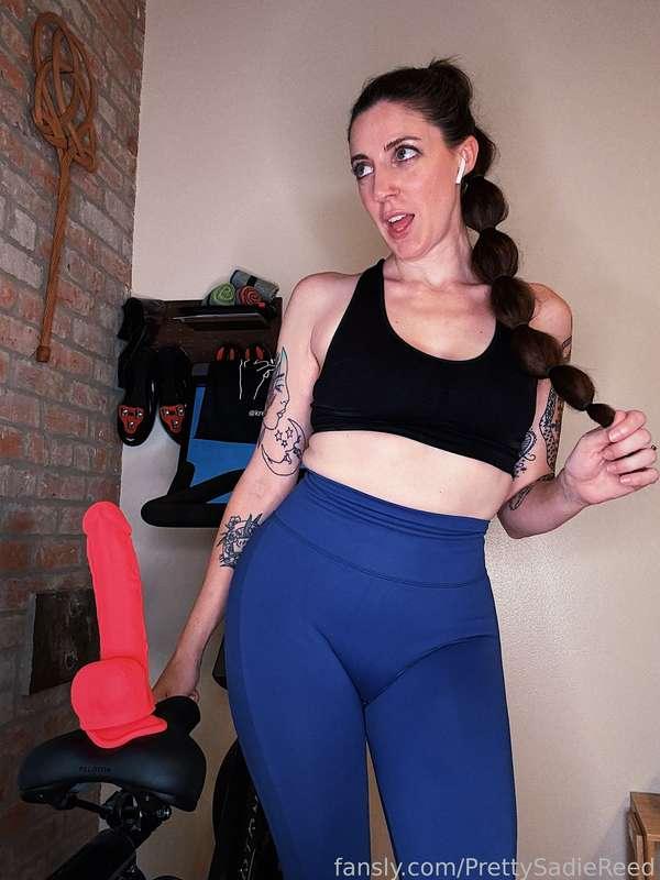 🌟New Video Alert! 🌟
Have y'all seen this new trend? Riding a Peloton in all senses of the word. 🚴🏻‍♀️

Yours truly has one.

The only thing more surprising than me having a Peloton is that I had copious notes on how to get the dildo to stay stuck to the seat (duct tape? rope?)

Nope - literally just stuck it onto the seat and voila, it suctioned right on. I should have turned the camera on earlier so you could've seen my reaction!

Anyway, I hopped (hehehe) on the trend and thought you'd enjoy the view 😈 

#fyp #fitness #ass #dildo #riding #peloton #bike #longhair #bigtits #boobs
