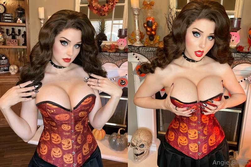 Some Pumpkin Spice for you 🎃 
Get ready for lots of naughty ..