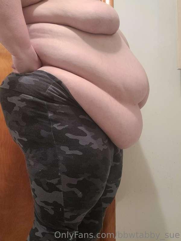 Go ahead, grab you a handful 😈🐷