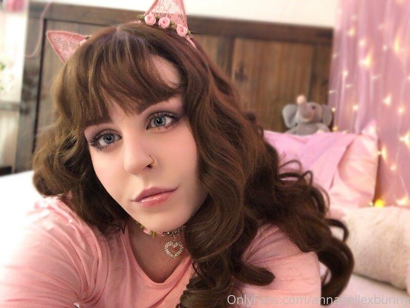 Selfie anyone? ?? Hope you’re having a wonderful day!!