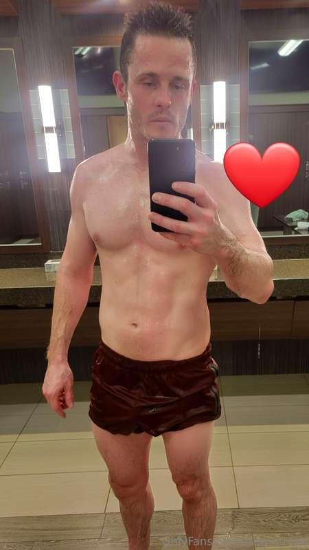 Not a selfie kind of guy but here's one😜New scene drops tomo..