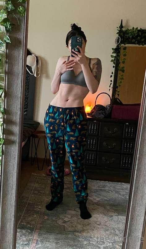 Just waist/ab appreciation🤍🌿

One my first favorite parts of..