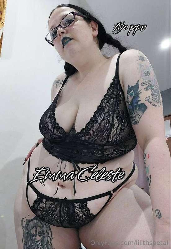 💥Cum get KINKY AF with this Big Booty Alt' Cutie 👉@emmaceles..