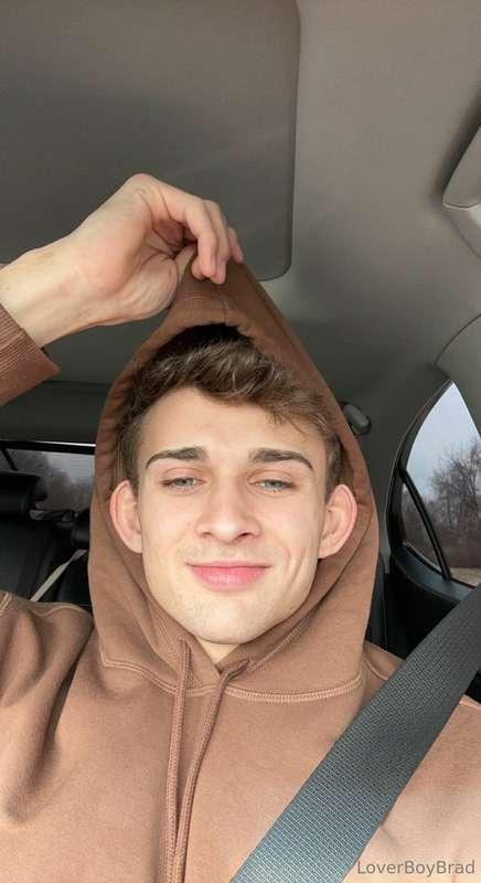 Selfie while heading to the gym😄What is your comment on the ..