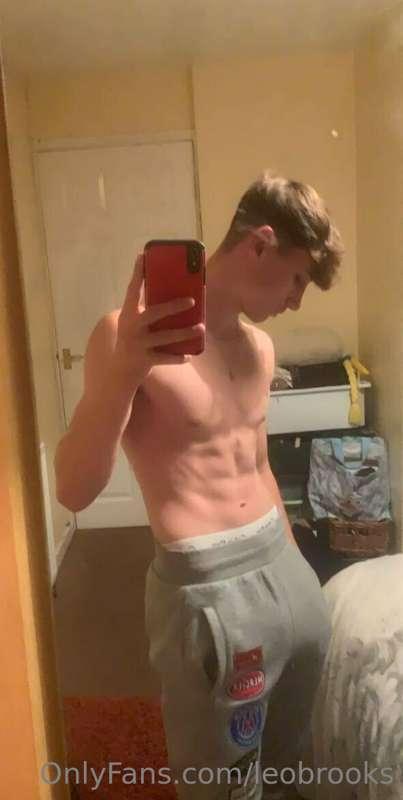 grey sweatpants season😉