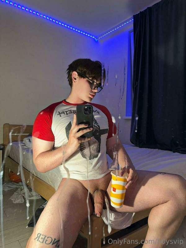 What do you prefer Coca-Cola from McDonalds 🍟 or cum of my 🍆..