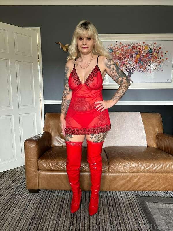 JUST UPLOADED A NAUGHTY SET IN THIS SEXY OUTFIT AND MY RAMPA..