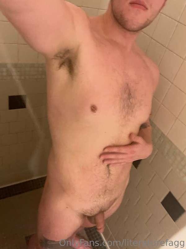 curtain open = open invite 🙇🏻🚿