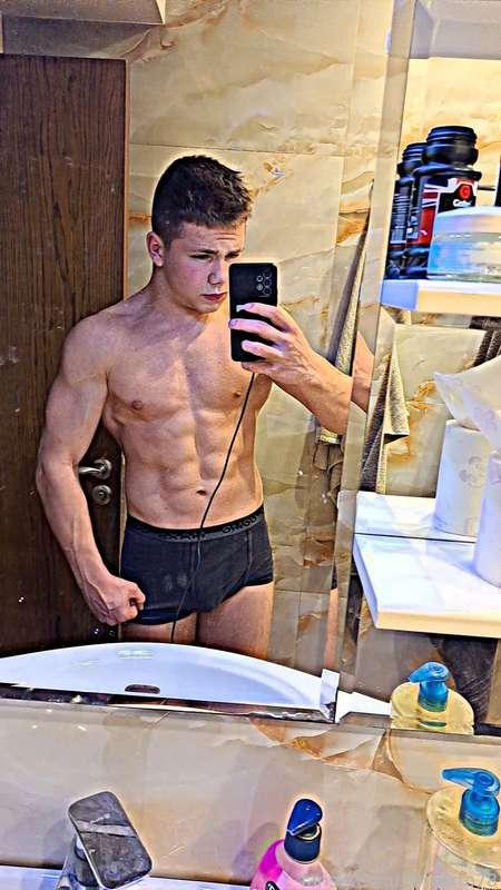 Looking bulky today 