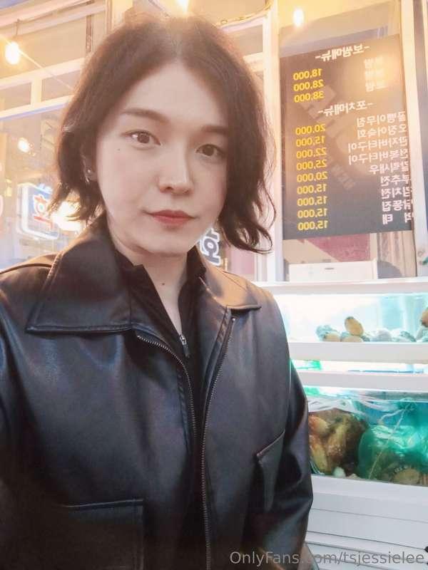 친구랑 회좀 먹었는데 돈 내려고 하니까 돈 없는 년이 무슨 계산을 한다며 혼남 ㅋㅋㅋ

Had sushi w..