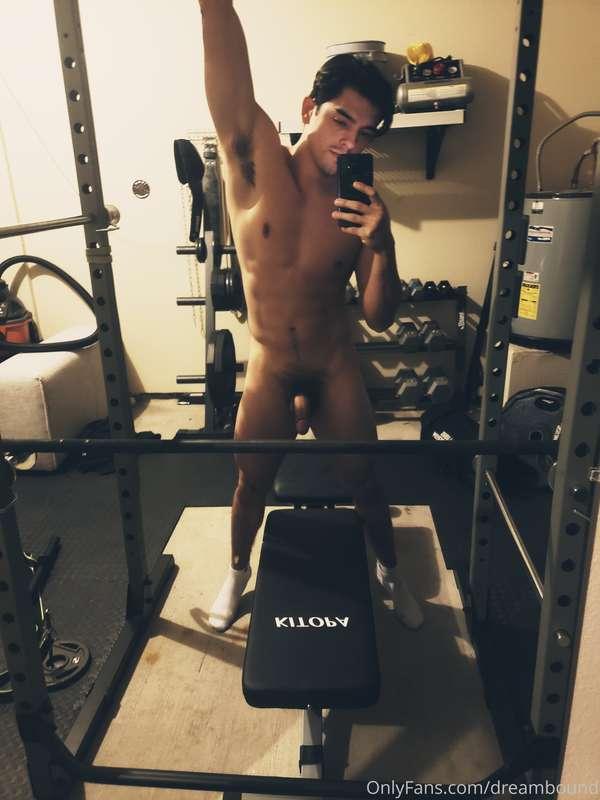 Time to take the gym seriously again 📸