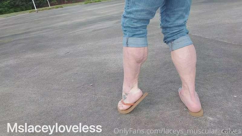 laceys_muscular_calves image #1