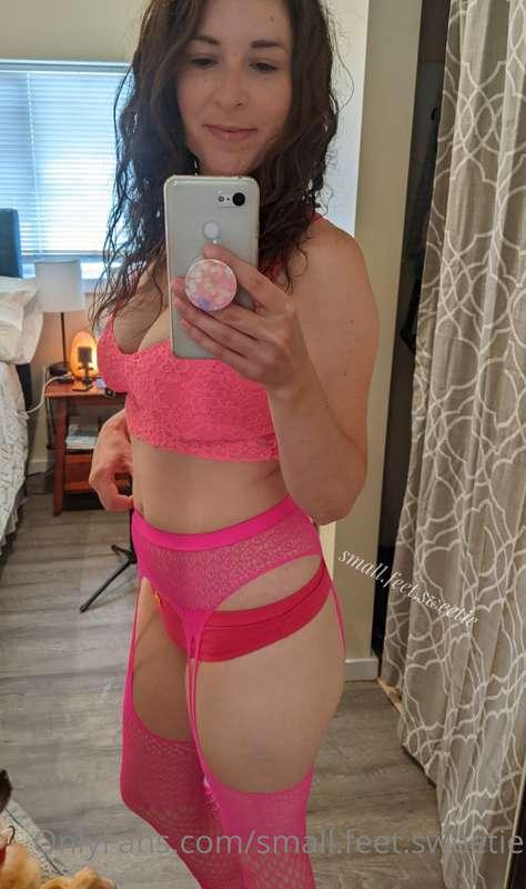 small.feet.sweetie main image