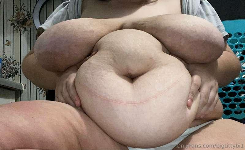 bigtittybi1 image #1