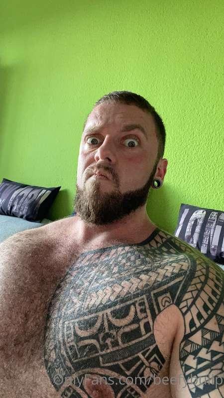 Hey my jobber friends you know I have a hairy muscle butt. F..