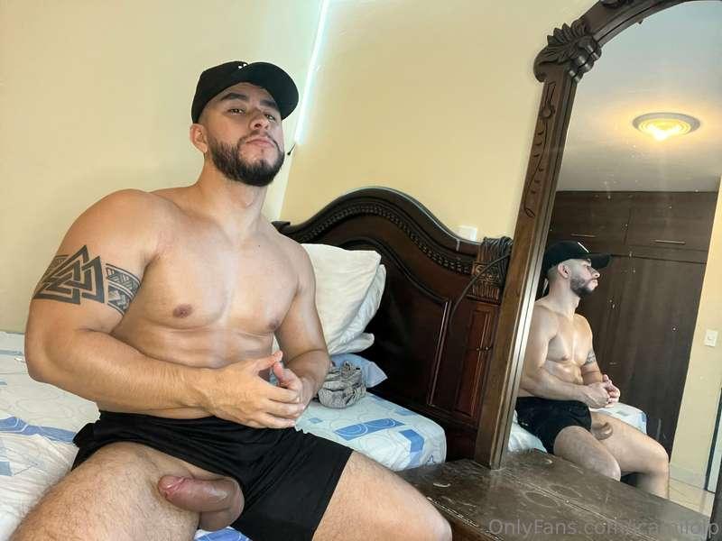 Like! si la chuparías hasta sacarme la leche 💦