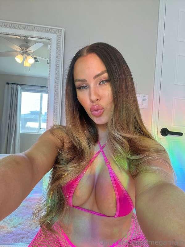 💋