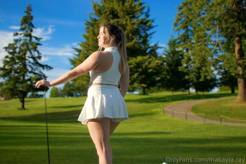 I love the way this fit looks on me 🤍 ⛳