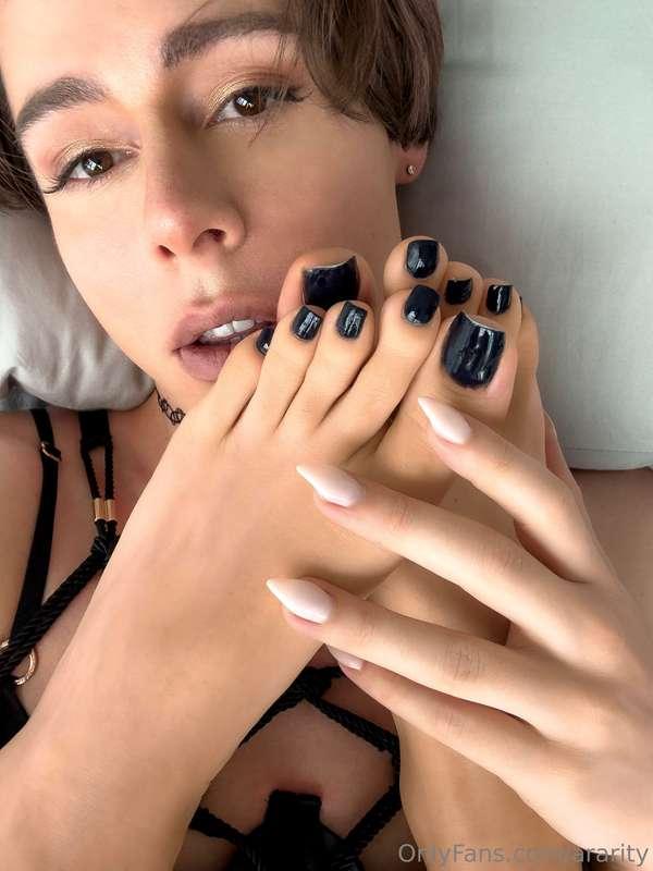 About to make out 🖤
