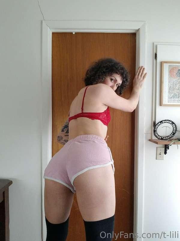 The perfect booty shorts 🍑