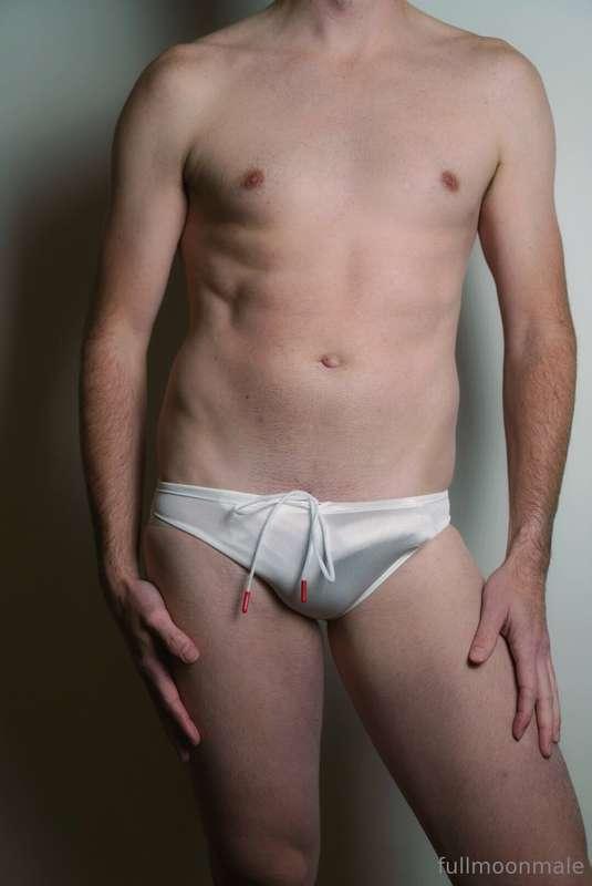 What do you think of my bulge in a pair of AussieBums? 🤍😃