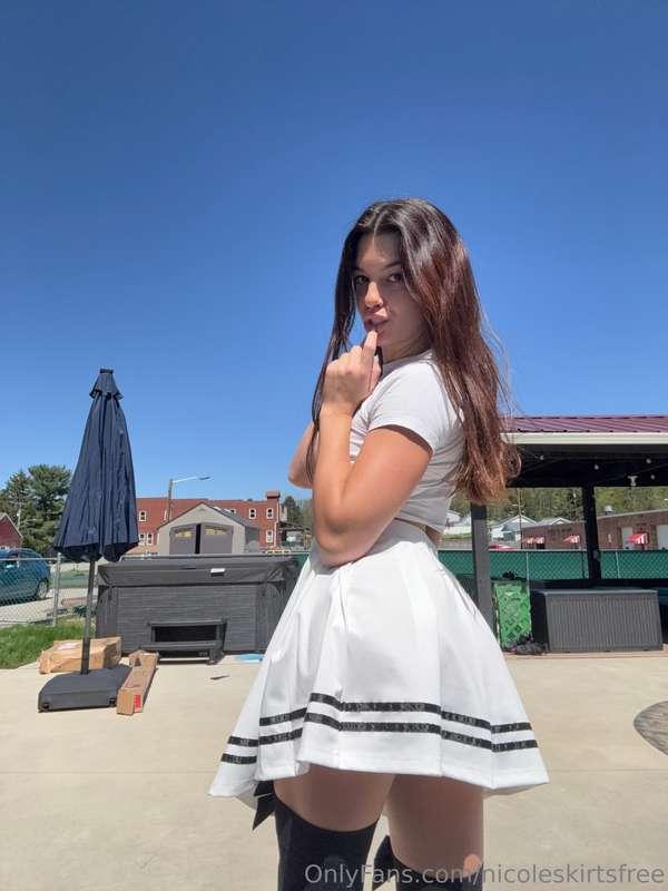 Mini skirts 🤝 Me