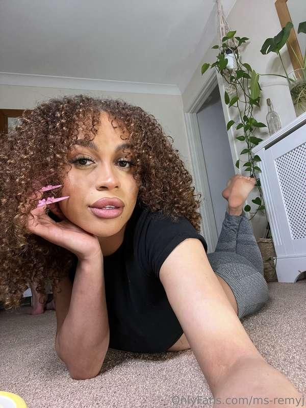 I will be online all night... cum play with me😘