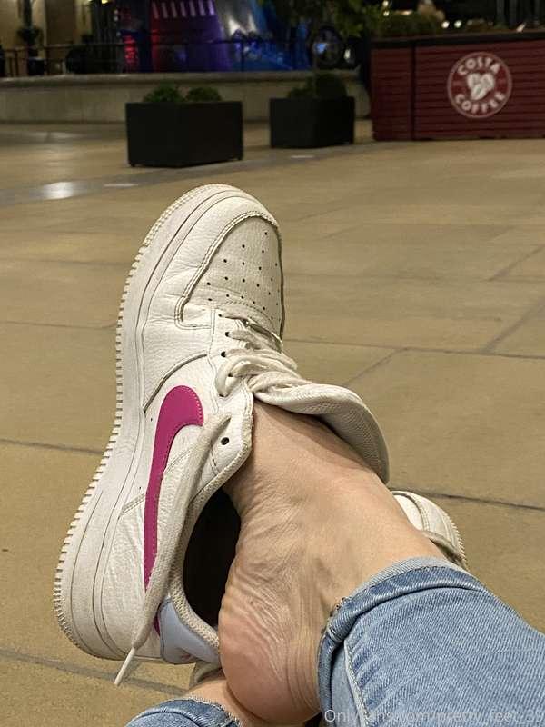 Who likes public pics and videos?