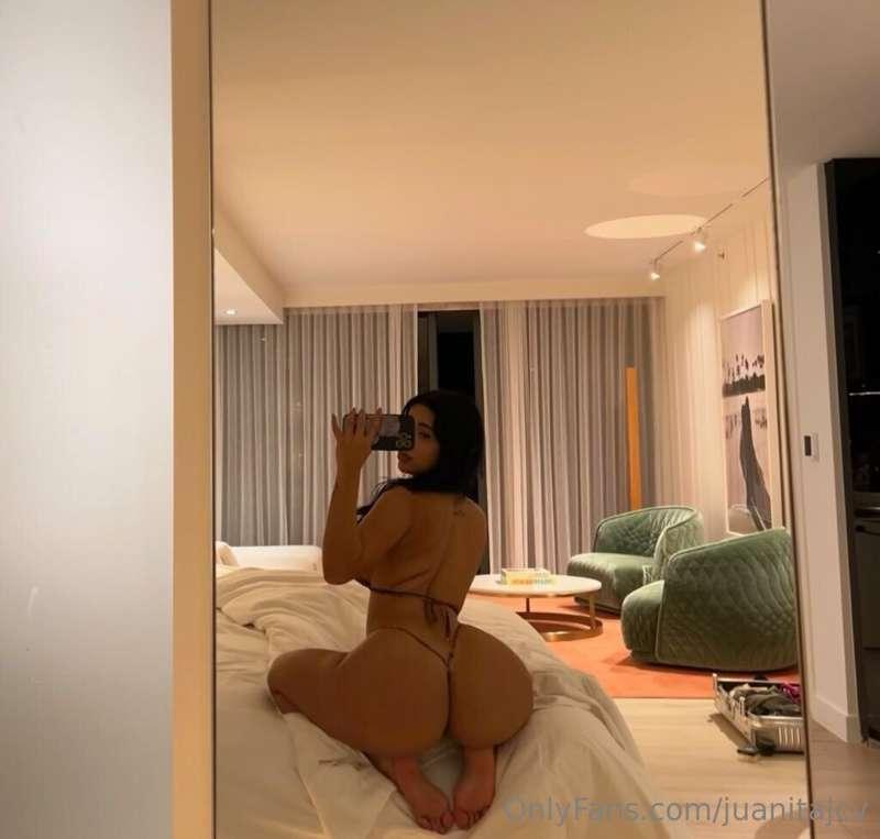 Happy Friday!!! 😜🥳I'm gonna try my best to be on ALL night! ..