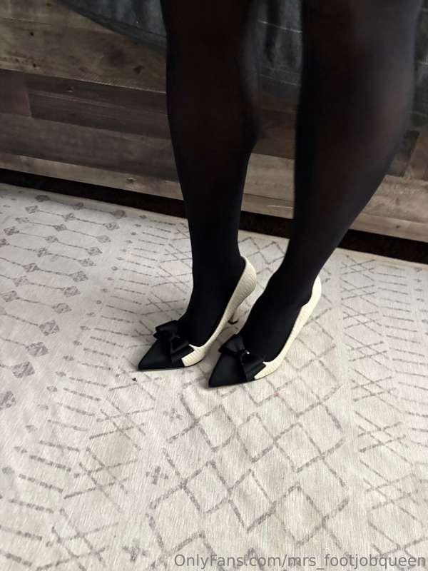 mrs_footjobqueen image #13