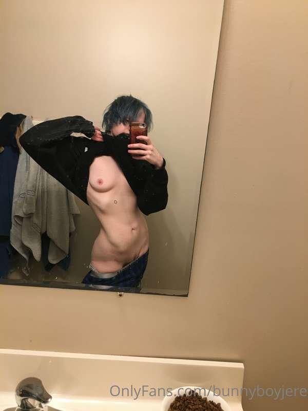 before and after shower booty 🤪 im pathetically horny rn ple..