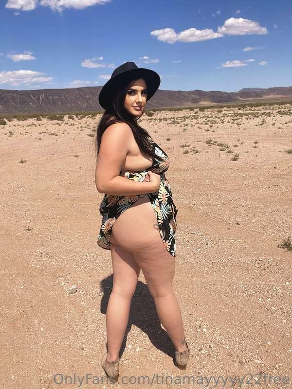 Here’s some upskirt booty 🤭
