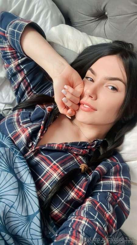 🫦Hot brunette @goldenna loves videocall 🍌💦

🍭Custom photos a..