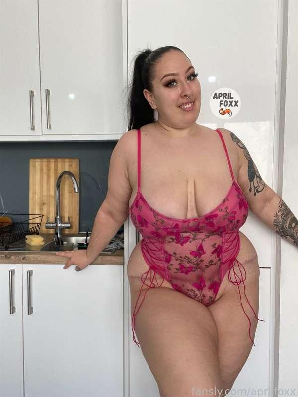 I love this lingerie set, do you?😈