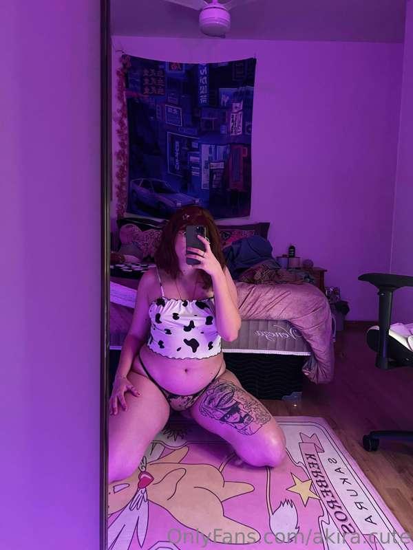 my curves is calling come and explore 🥰🙈