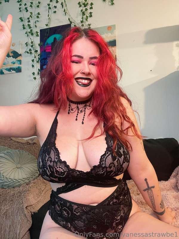 let’s start you weekend right 🫶 check out these titties!